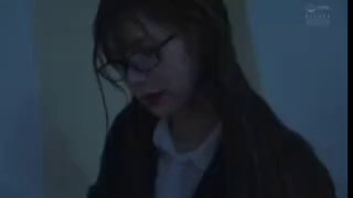 她渐渐放弃了抵抗 慢慢迎合:职场中的妥协与成长